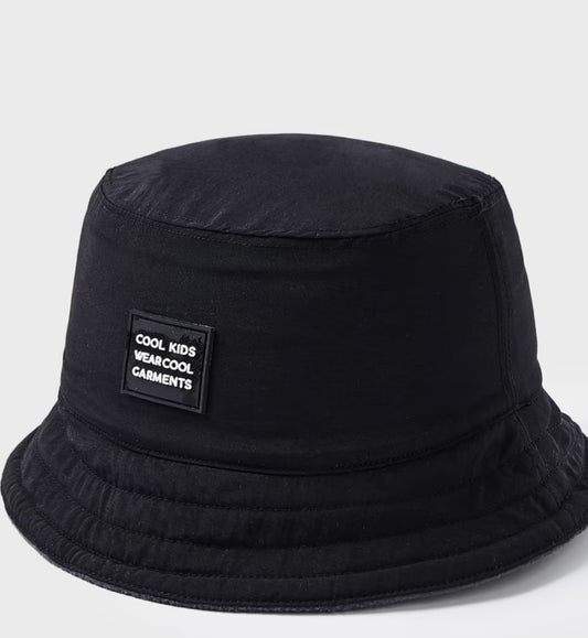 Reversible bucket hat boy