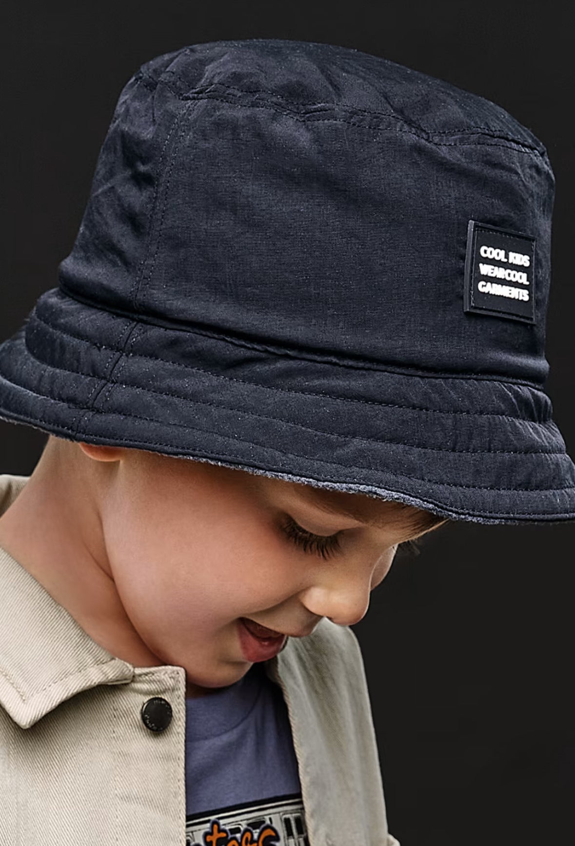 Reversible bucket hat boy
