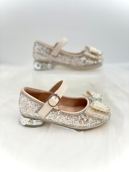 Doe a deer shoes bow